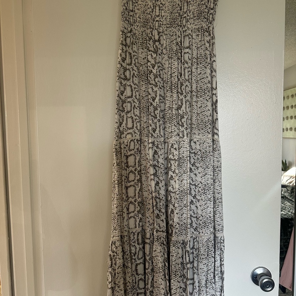 blue island Strapless Snake-Print Maxi Dress - White & Gray - Picture 6 of 6